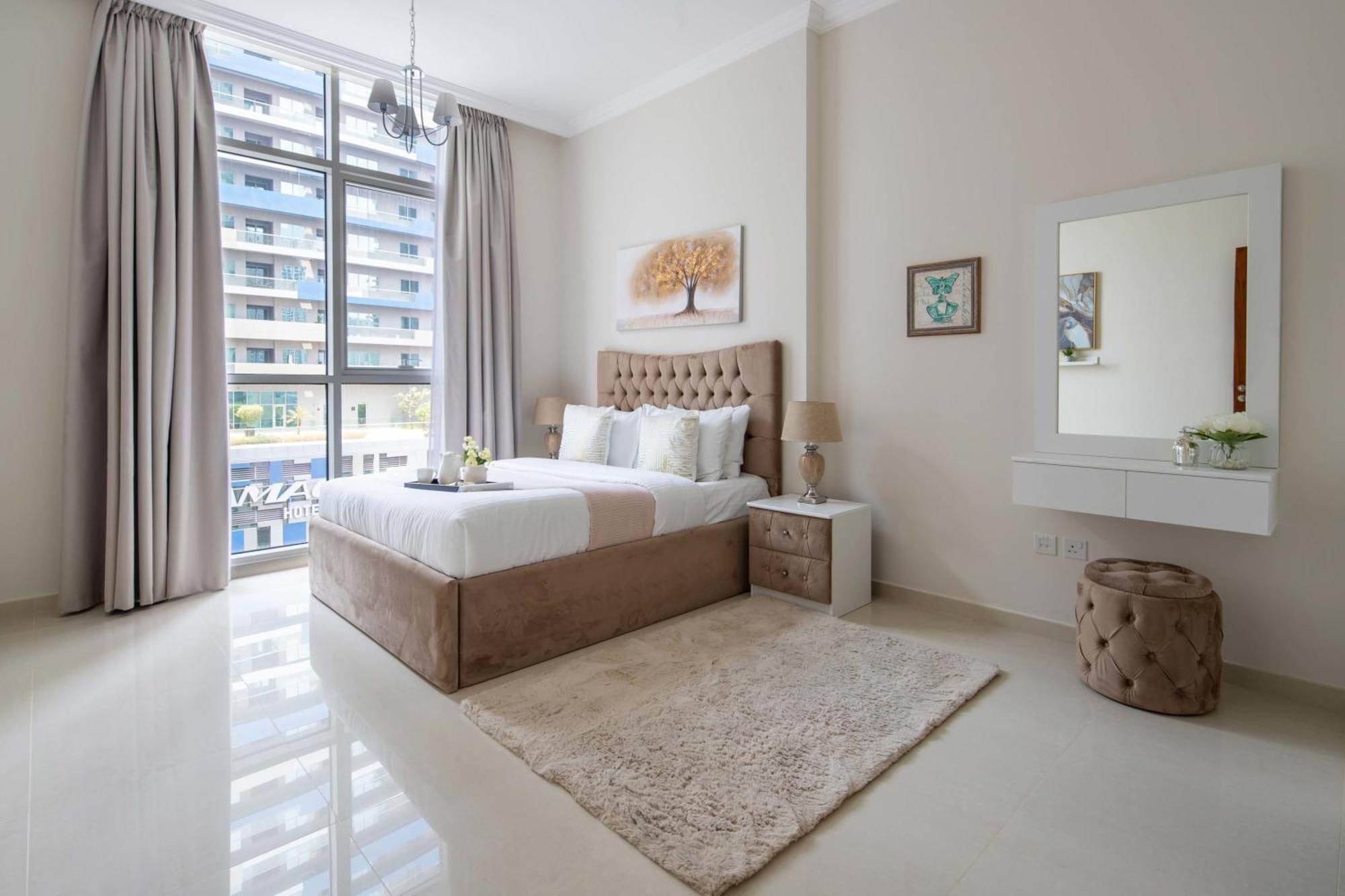Frank Porter - Dunya Tower * Dubai